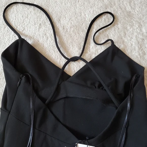 🆕 | Zara Surplice Dress in Black - Picture 7 of 10